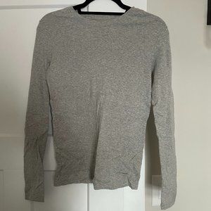 NWOT! Gap Long-Sleeve Heather Grey T